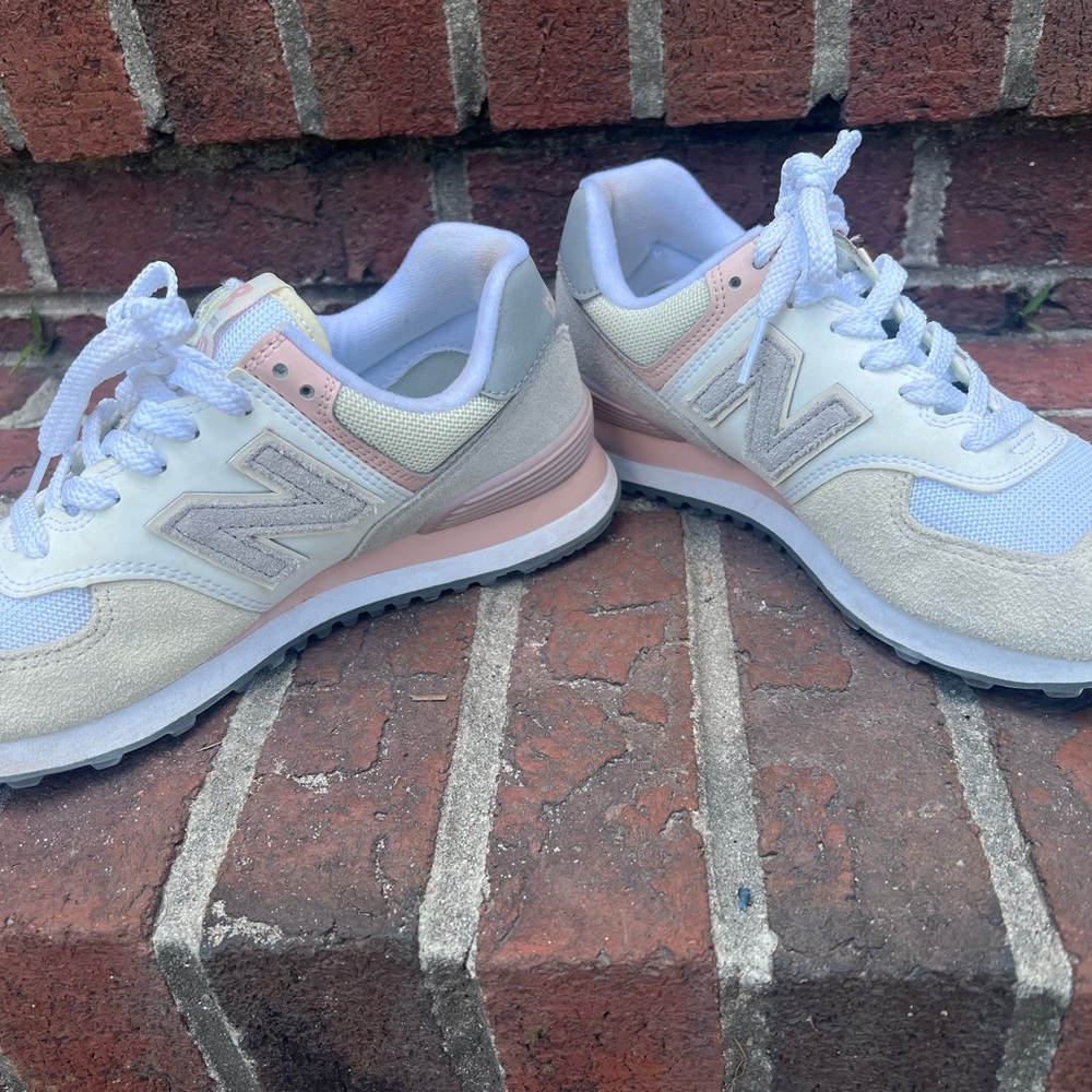 New Balance Women's Sneakers - Cream and Pink